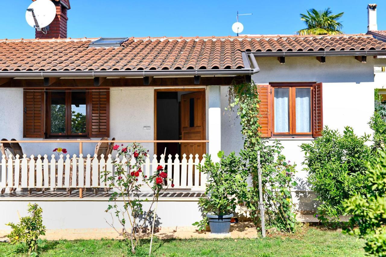 Adriatico Bungalow Пореч Экстерьер фото